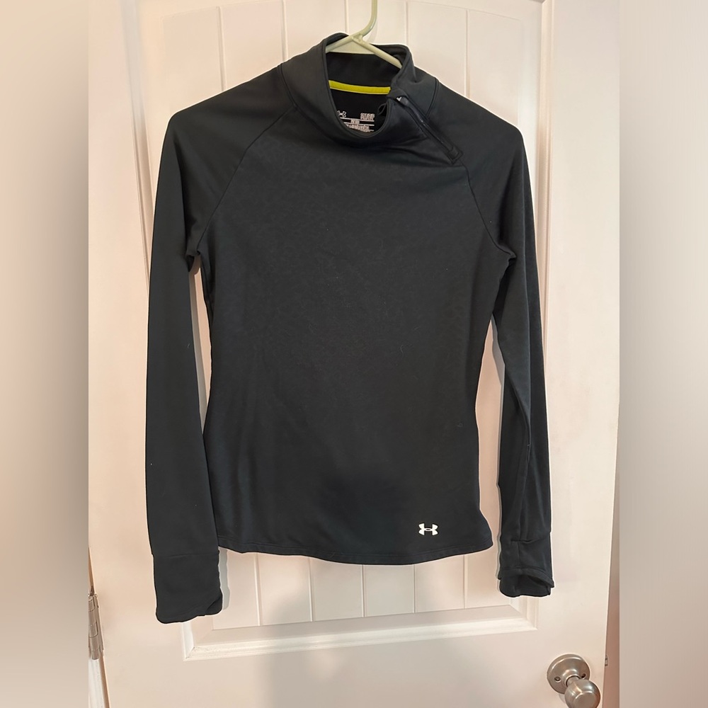 Under Armour size small cold gear fitted black top